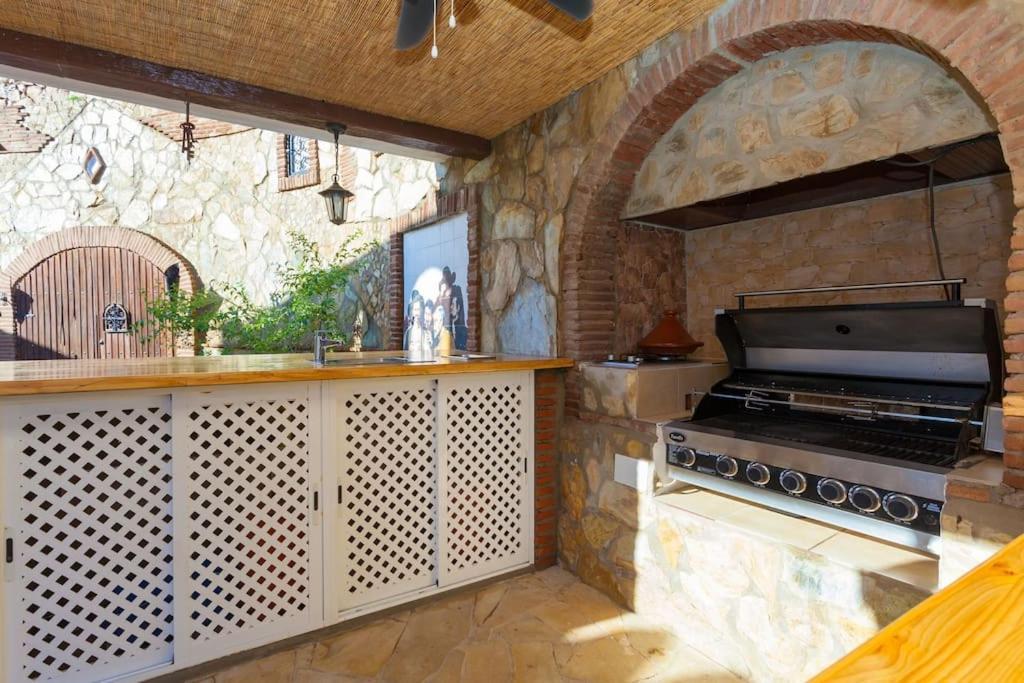 Summer Offers! Fabulous Luxury Villa Near The Beach Sleeps 8 Benalmadena Exterior photo